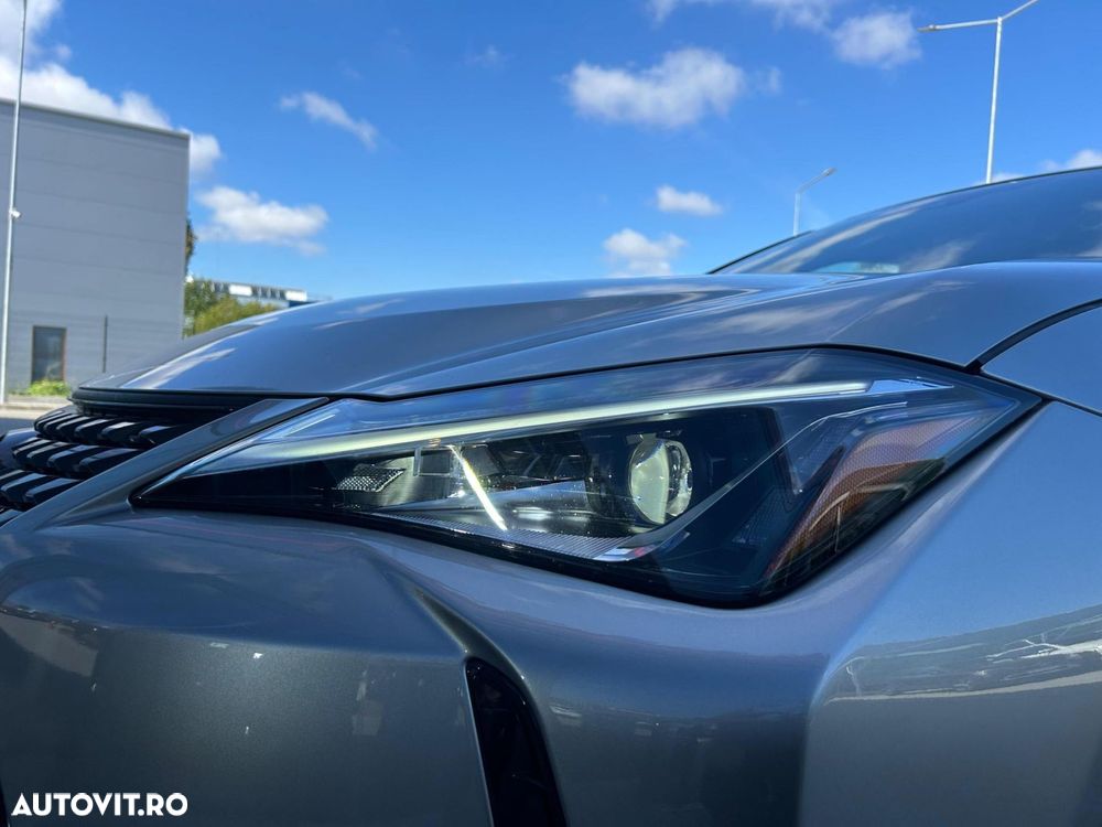 Lexus UX 250h 2.0L HEV 20H- (178 HP) 4X4 CVT Executive - 29