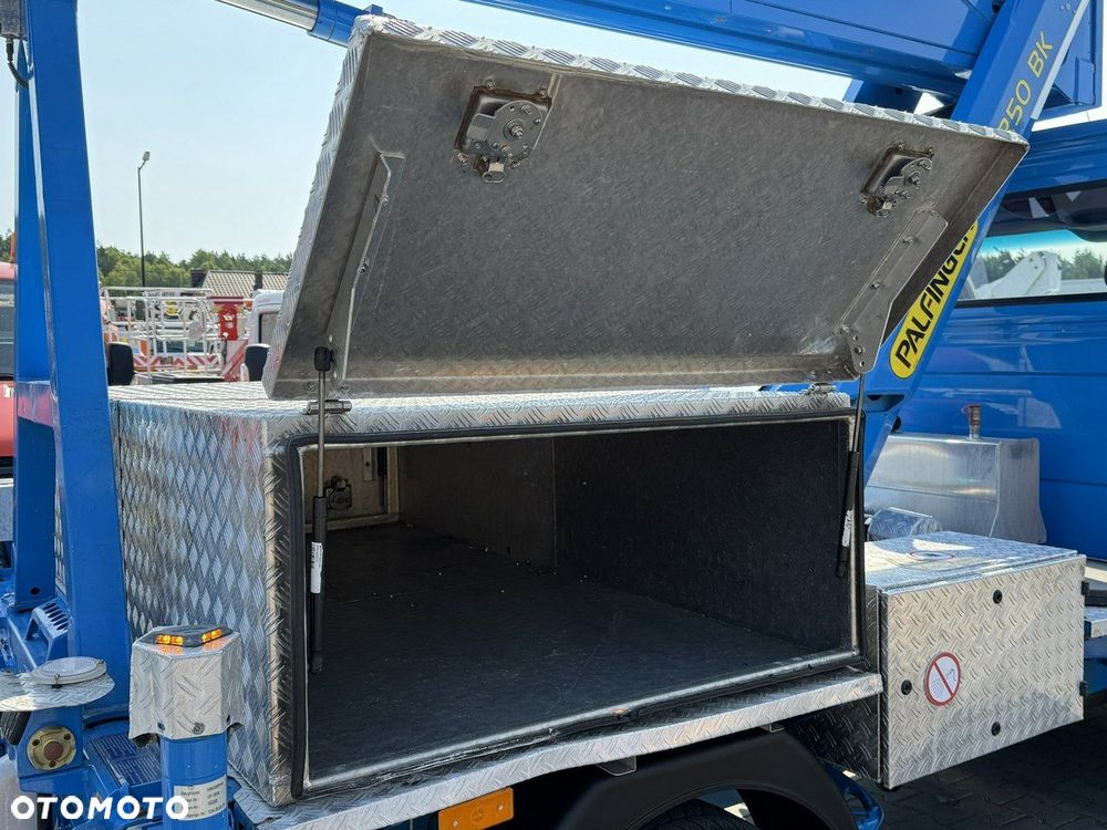 Mercedes-Benz Sprinter - 20