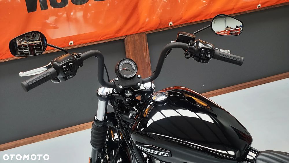 Harley-Davidson Softail Street Bob - 30