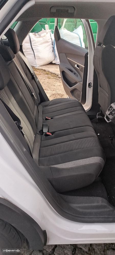 Peugeot 3008 BlueHDi 130 Stop & Start EAT8 Allure - 17