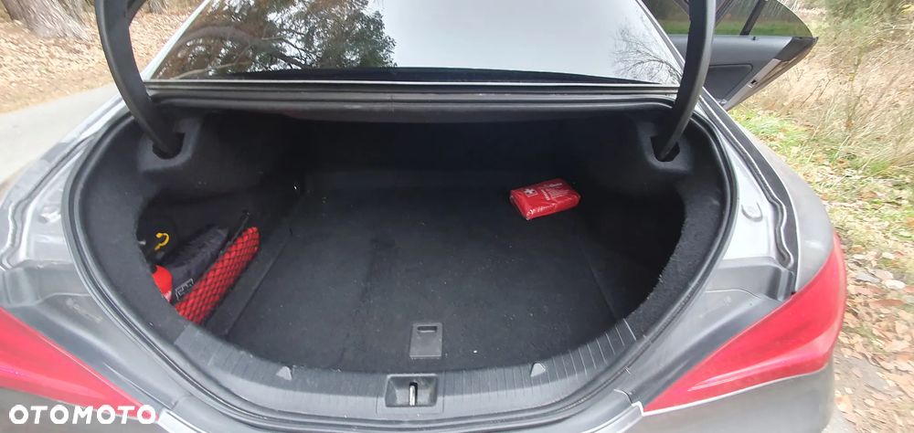 Mercedes-Benz CLA 200 AMG Line - 13