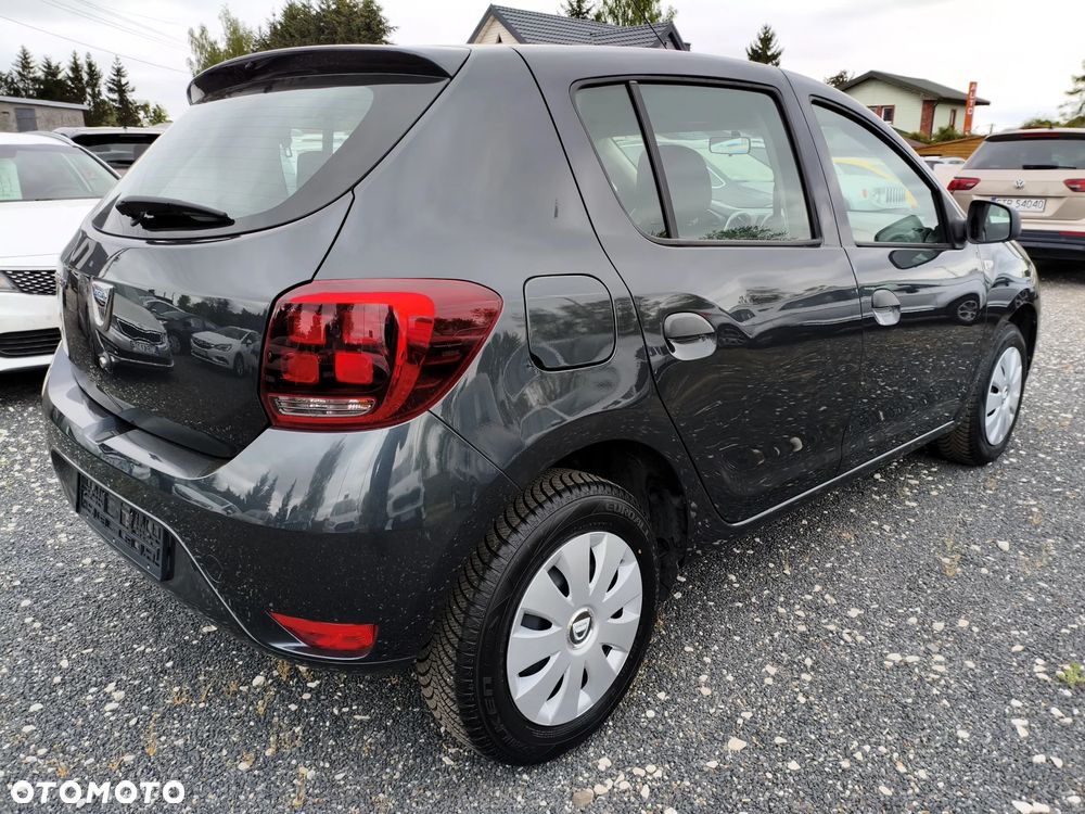Dacia Sandero - 8