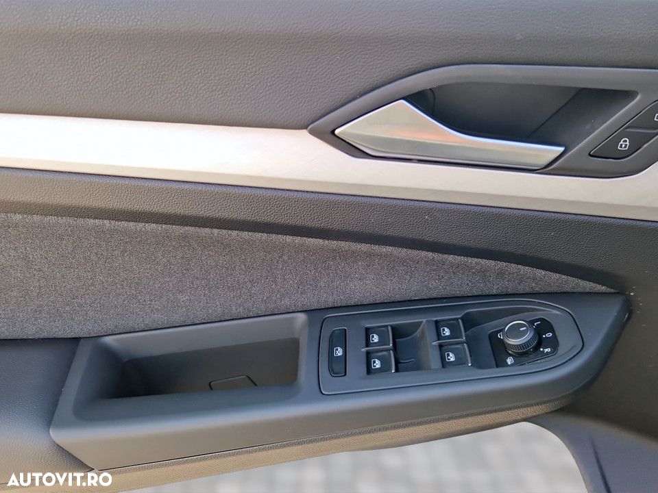 Volkswagen Golf 1.5 eTSI DSG MHEV Advanced - 14