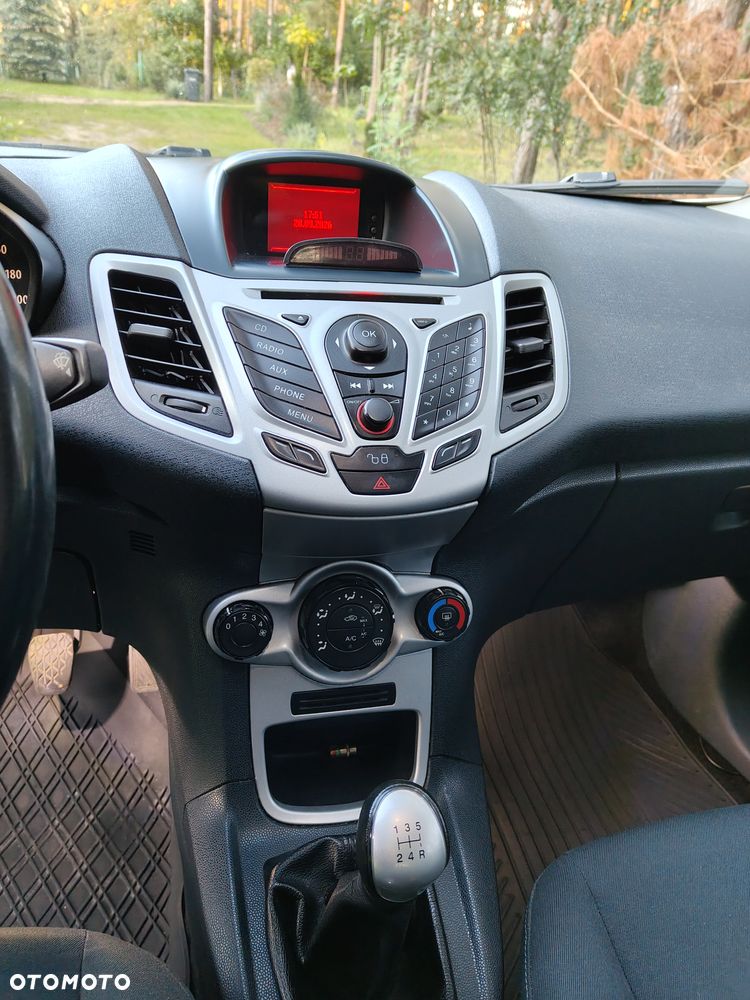 Ford Fiesta - 16