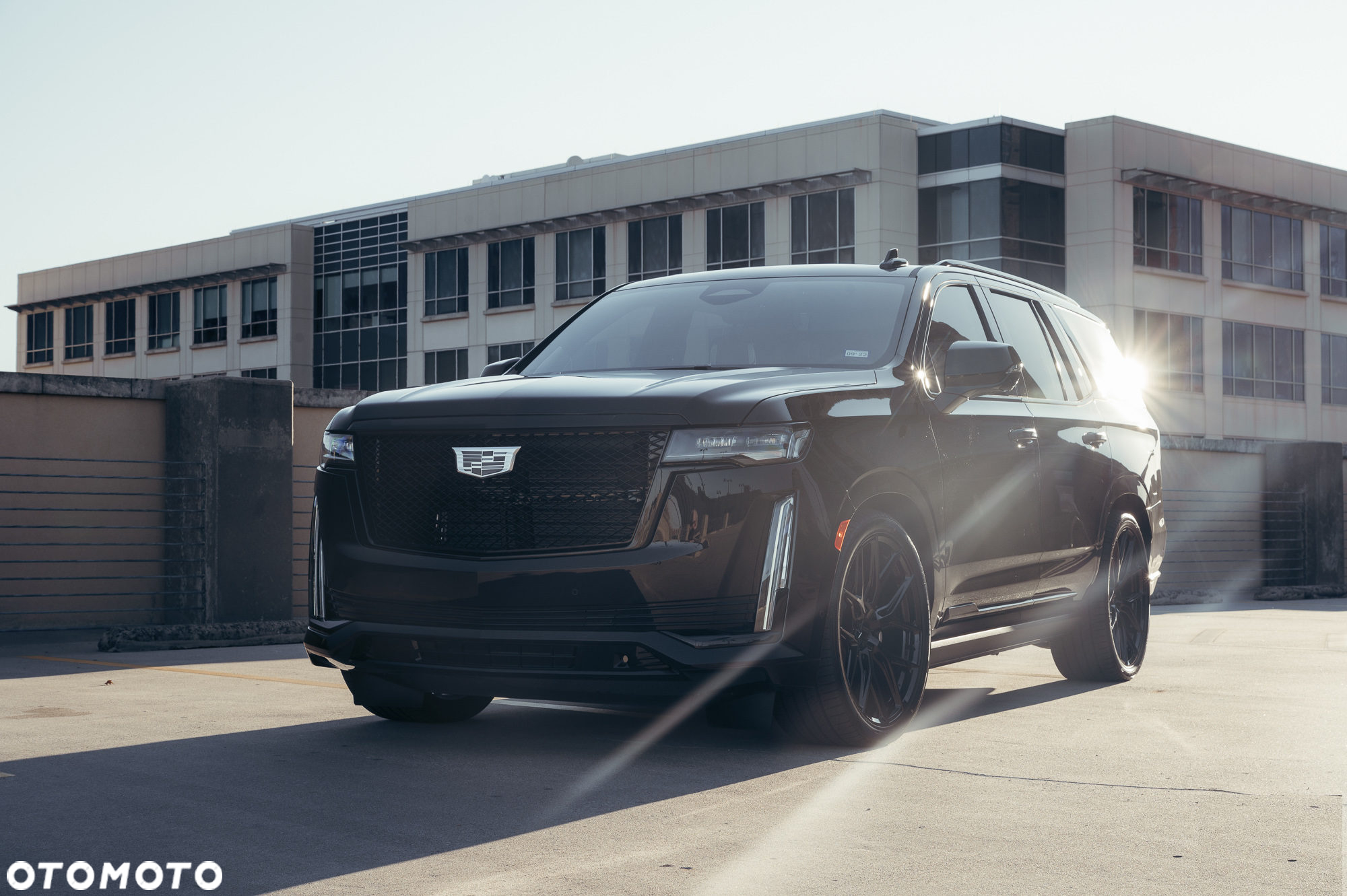 Cadillac Escalade - 3