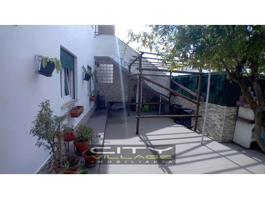 Andar Moradia RC Zona Afonsoeiro - Grande imagem: 2/13