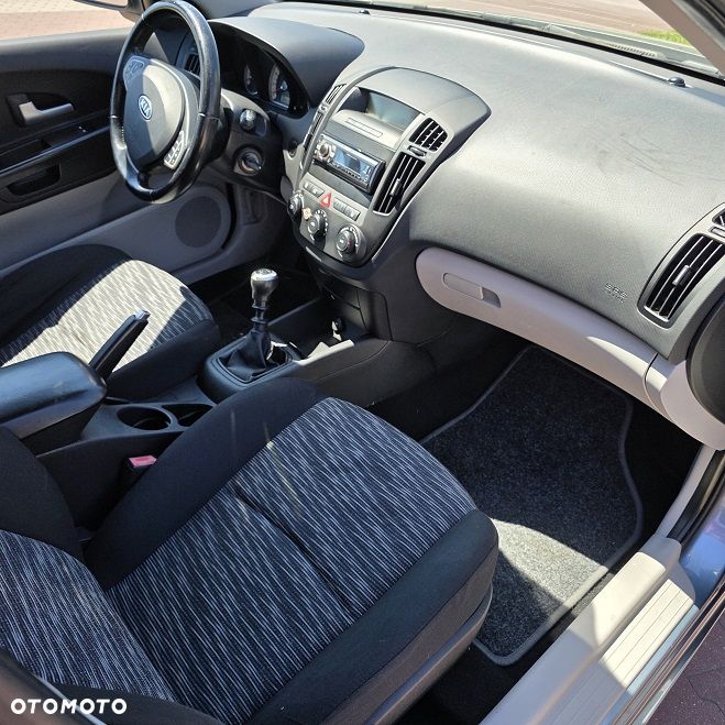 Kia Ceed 1.6 Comfort + - 11