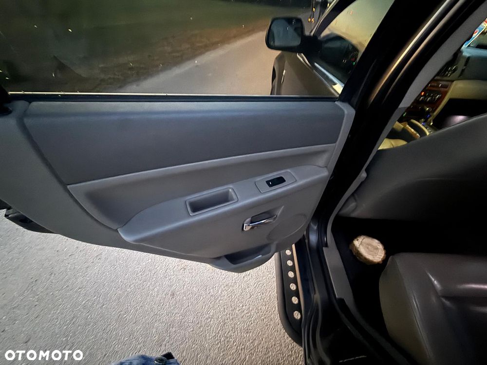 Jeep Grand Cherokee - 13