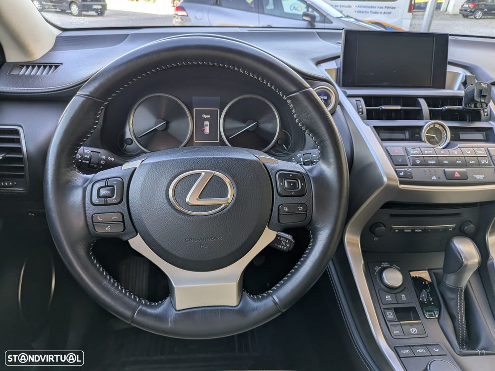 Lexus NX 300h Executive+ - 11