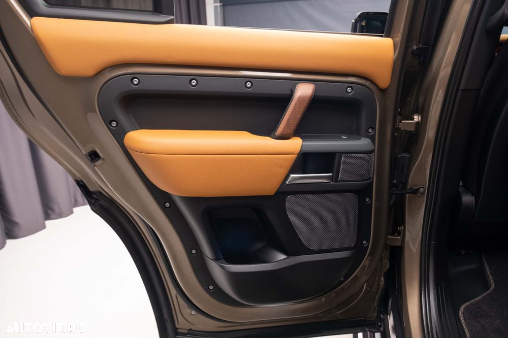 Land Rover Defender 110 3.0 D300 MHEV X-Dynamic HSE - 17