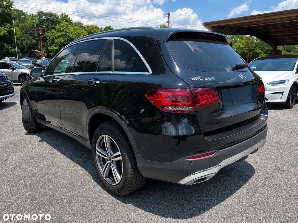 Mercedes-Benz GLC 300 4-Matic - 4