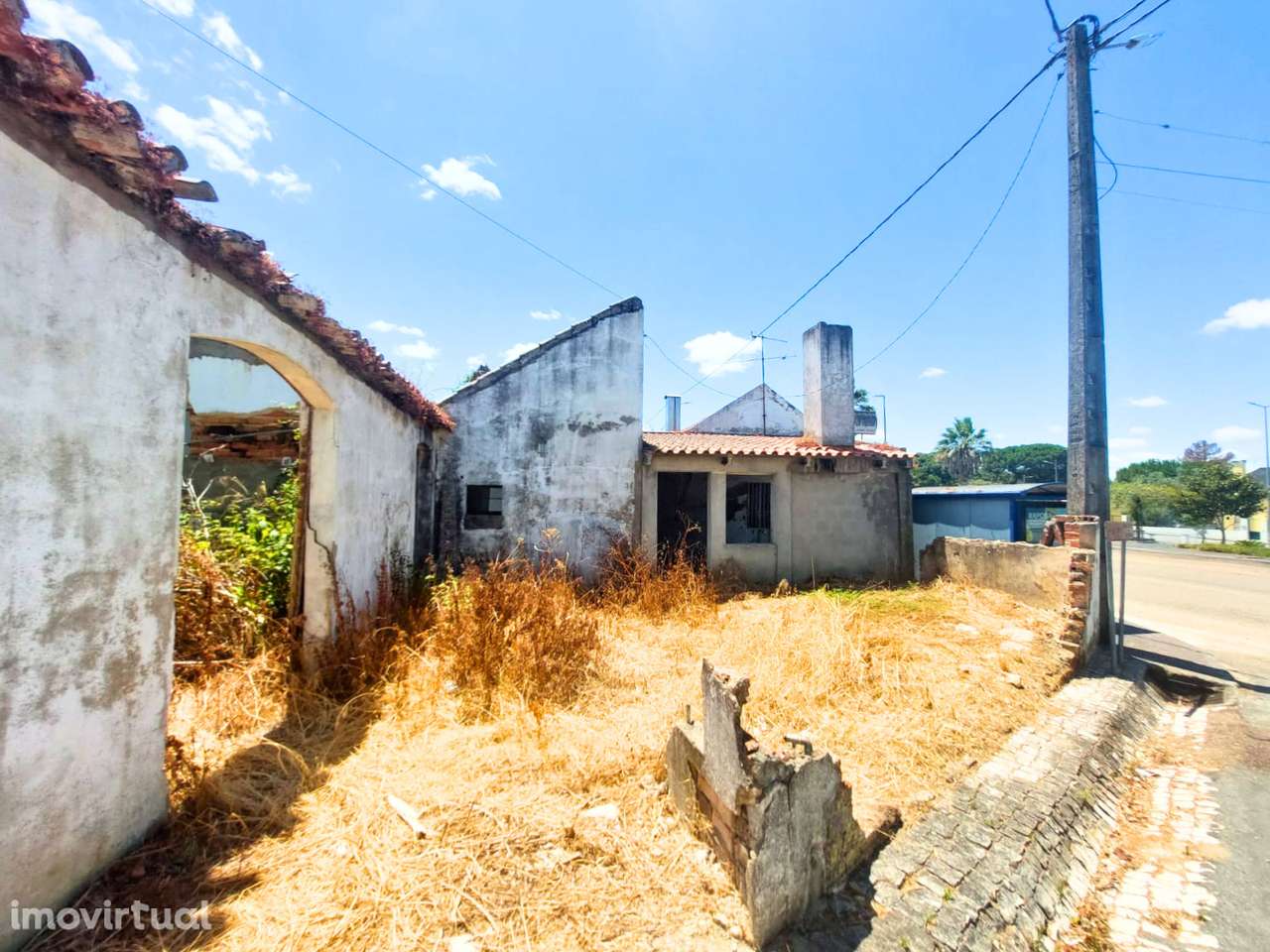 Moradia para Recuperar localizada na Raposa - Grande imagem: 3/7