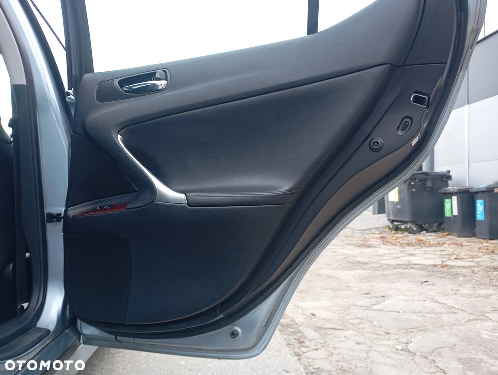 Lexus IS 250 Prestige - 17