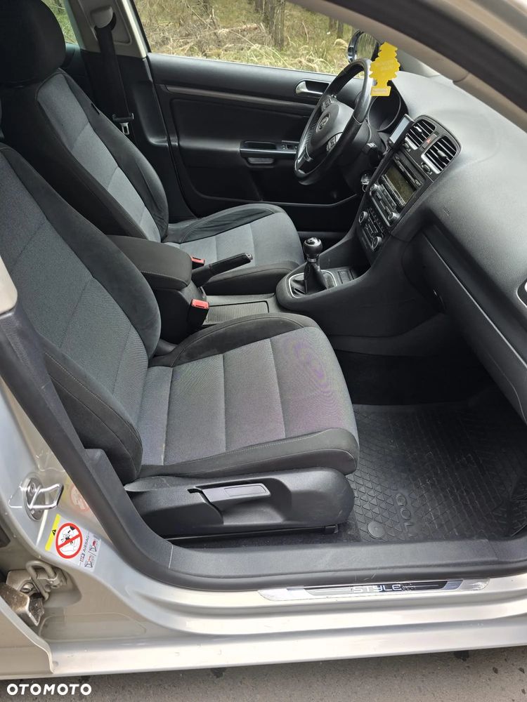 Volkswagen Golf 2.0 TDI DPF Style - 8