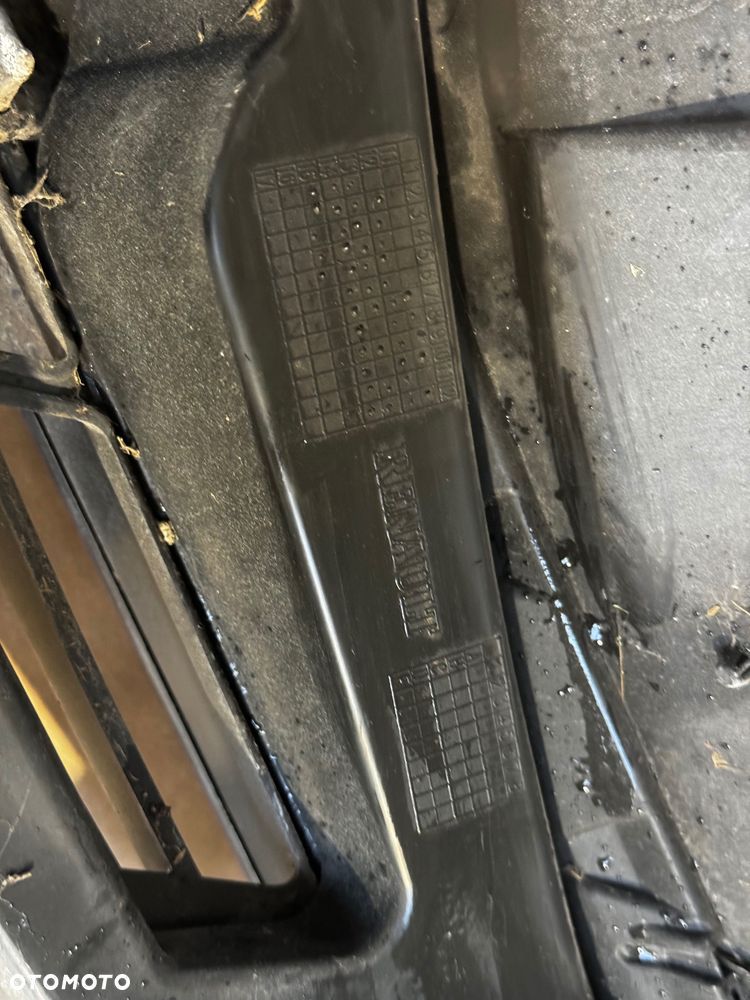 Renault Clio IV Grill Atrapa - 3