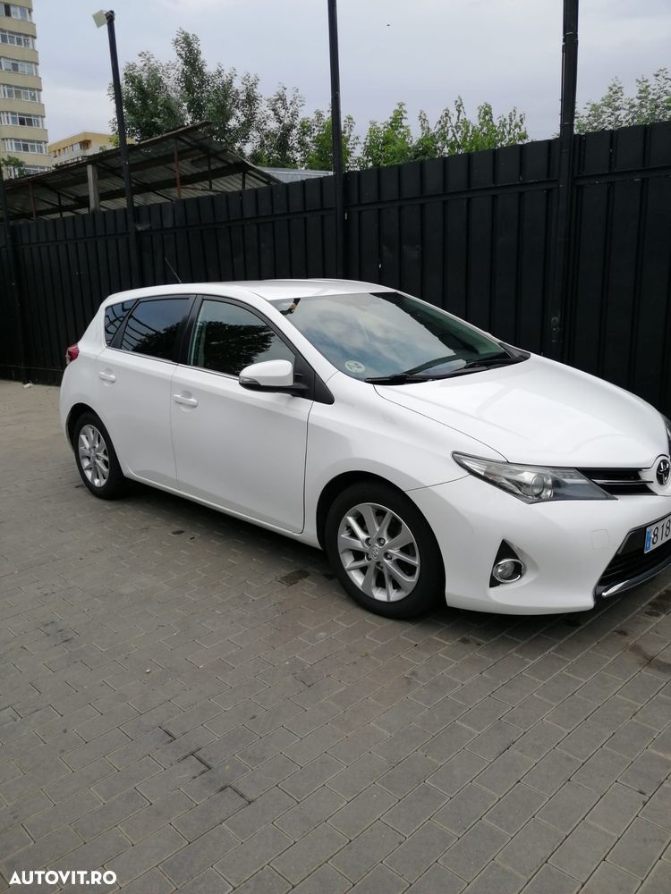 Toyota Auris 2.0 L D-4D Stop&Start Luna - 3