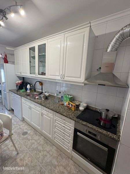Apartamento T2 com área bruta de 143m - Grande imagem: 5/12
