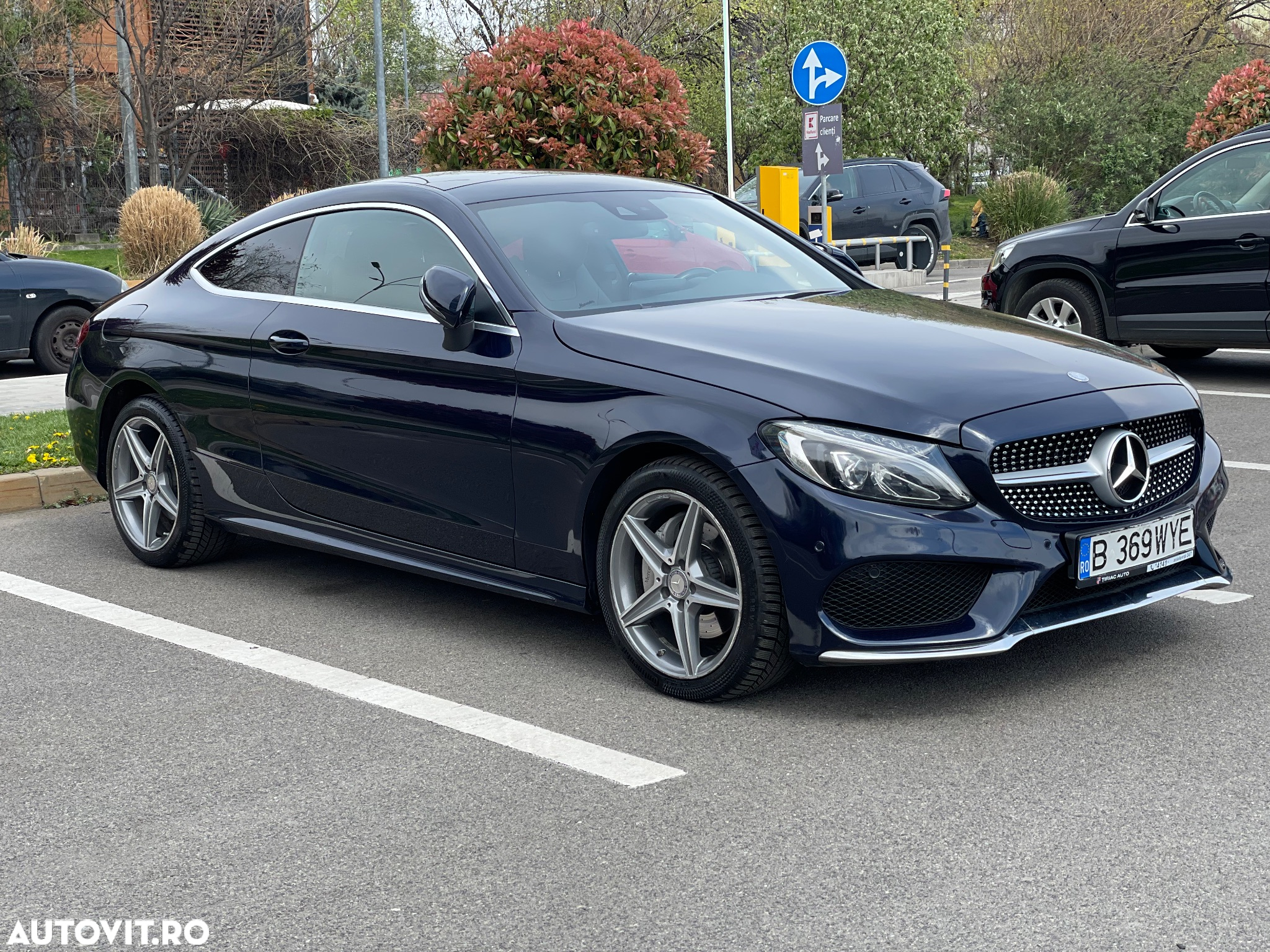 Mercedes-Benz C 200 Coupe 4Matic 9G-TRONIC AMG Line - 2