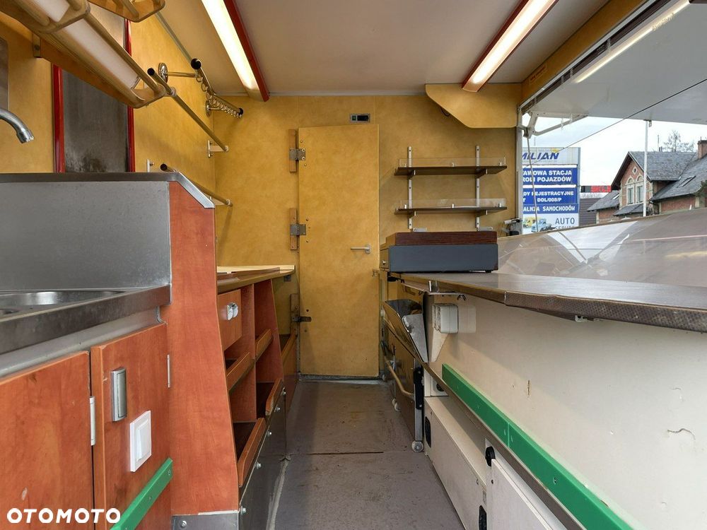 Mercedes-Benz Sprinter - 22