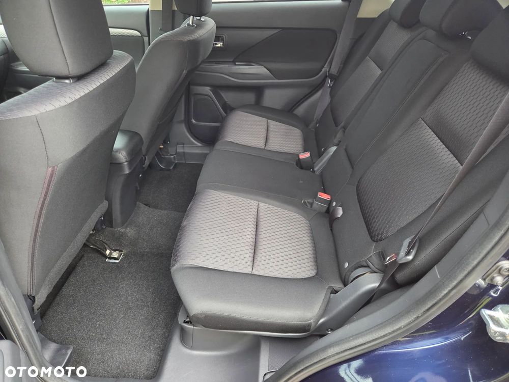 Mitsubishi Outlander - 14