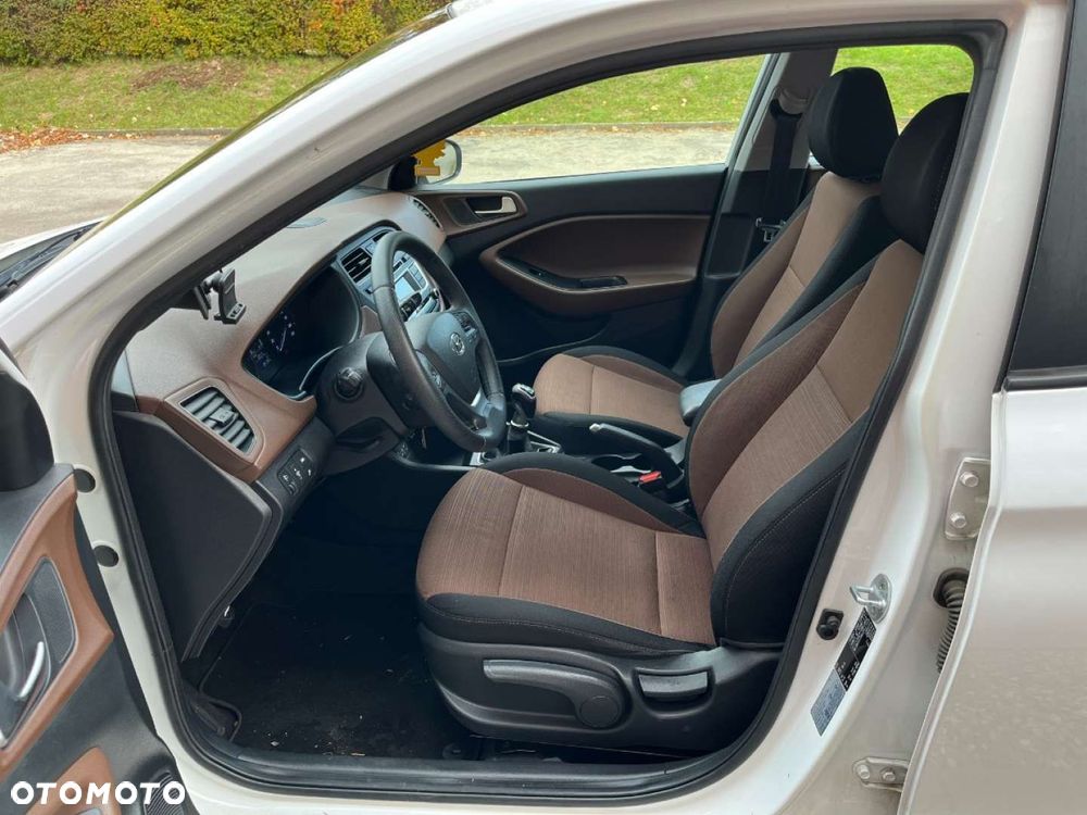 Hyundai i20 1.4 CRDI Comfort - 21