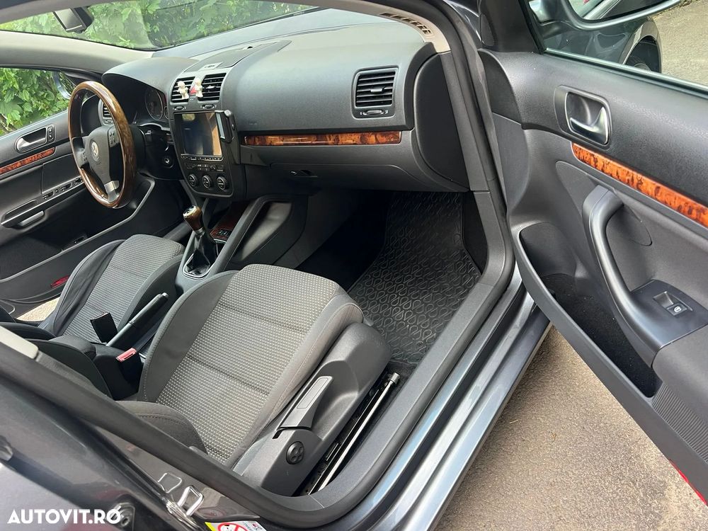 Volkswagen Jetta 1.9 TDI DPF United BlueMotion - 9