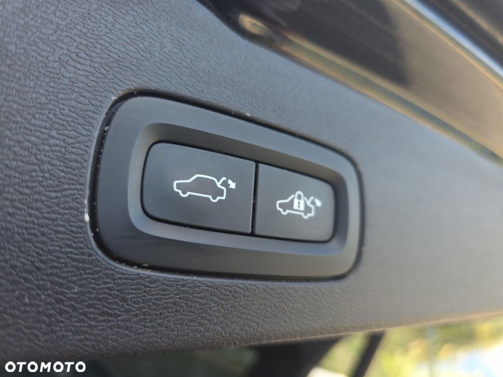 Volvo V60 B3 B Momentum Core - 29