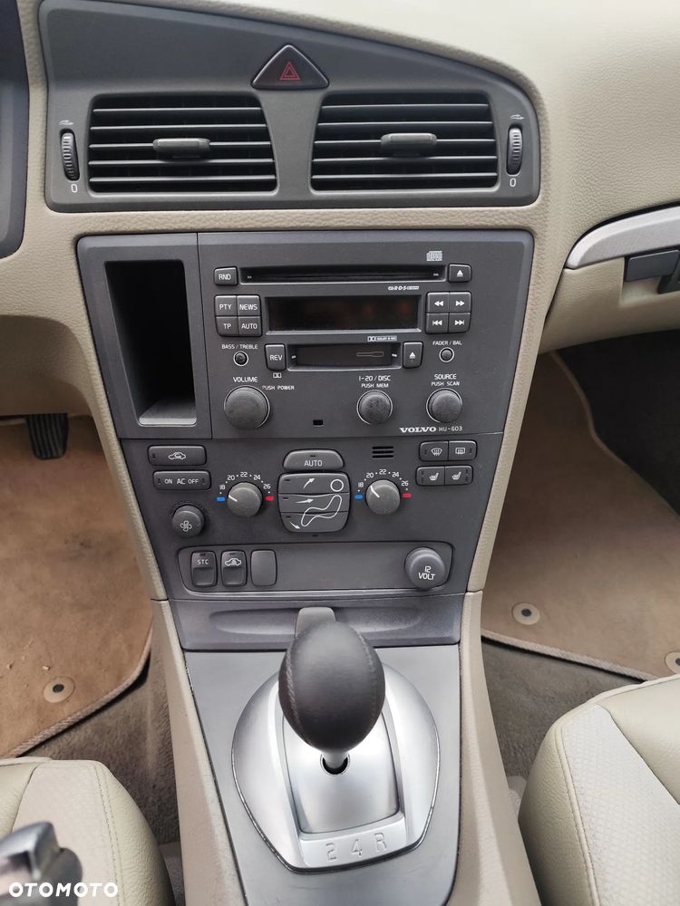Volvo S60 2.4 T - 8