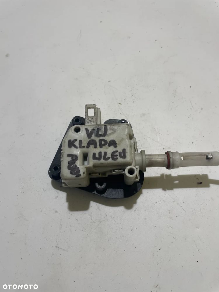 SILOWNIK ZAMKA KLAPY BAGAZNIKA TYL AUDI A4 B6 8E9827833 - 1