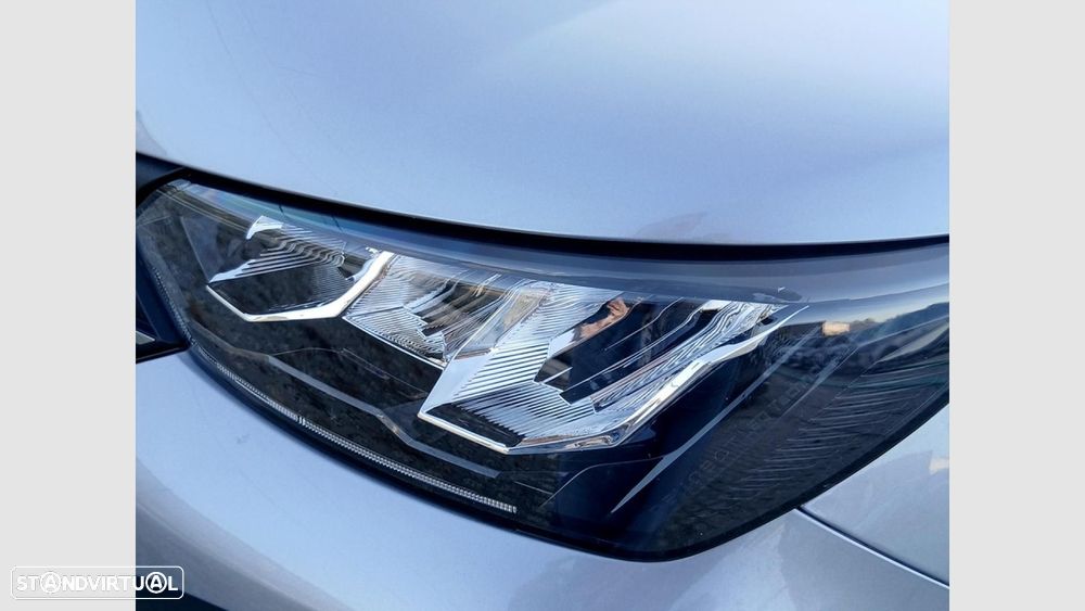 Peugeot e-2008 54 kWh Allure - 9