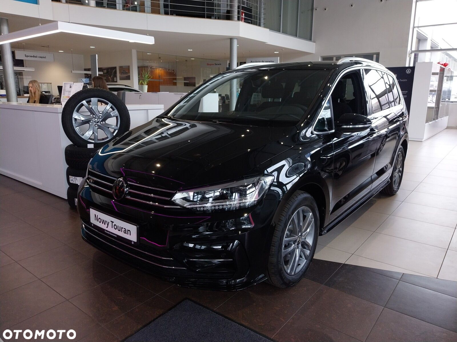 Volkswagen Touran - 2