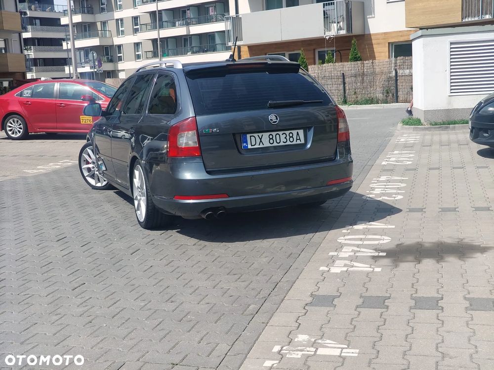 Skoda Octavia 2.0 TDI RS DSG - 5