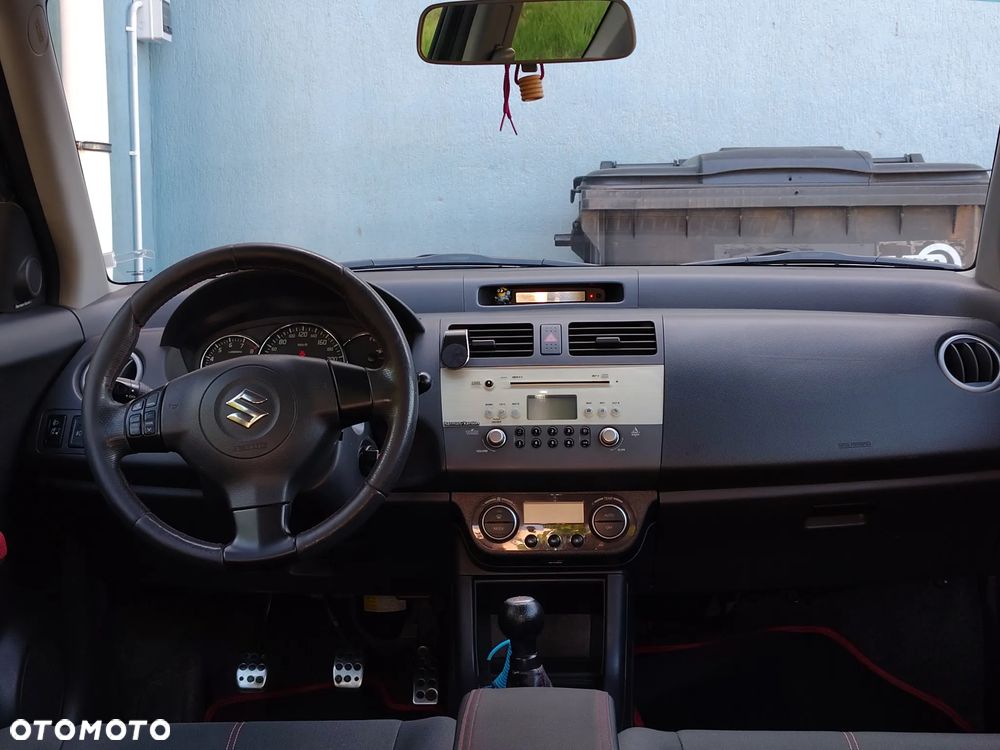 Suzuki Swift 1.6 Sport - 12