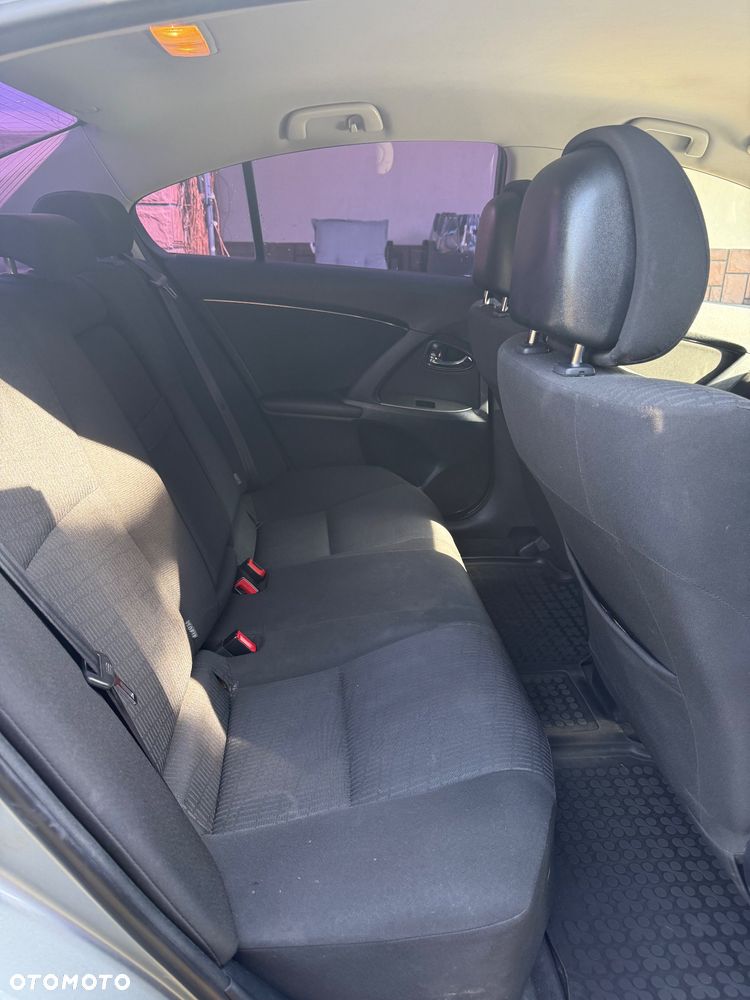 Toyota Avensis 2.0 D-4D Sol+NAVI - 11