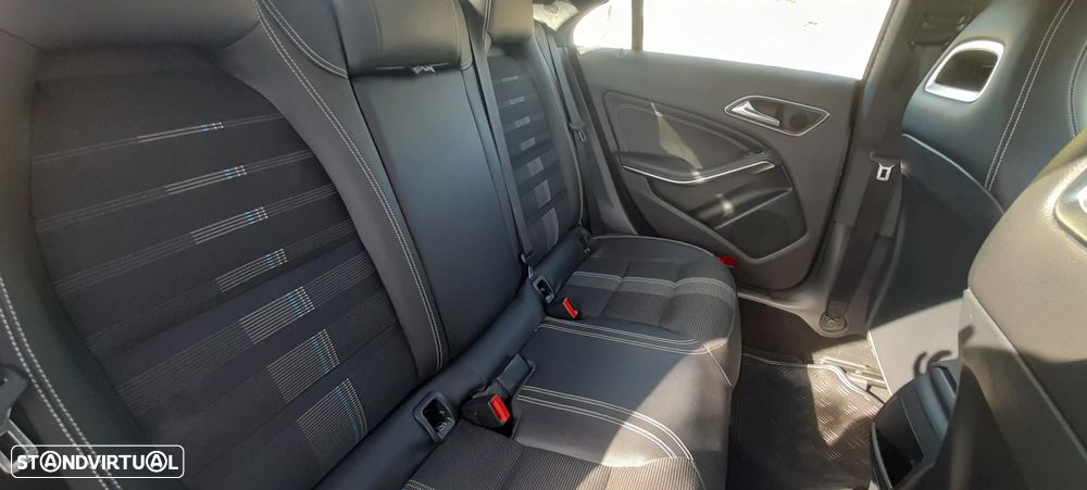 Mercedes-Benz CLA 180 d - 15