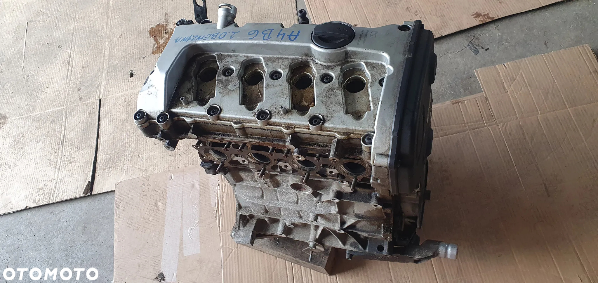Silnik blok silnika słupek Audi A4 B6 2.0 ALT - 5