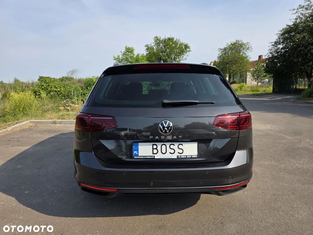 Volkswagen Passat - 25