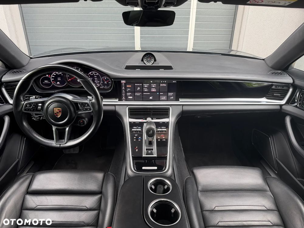 Porsche Panamera 4 - 8