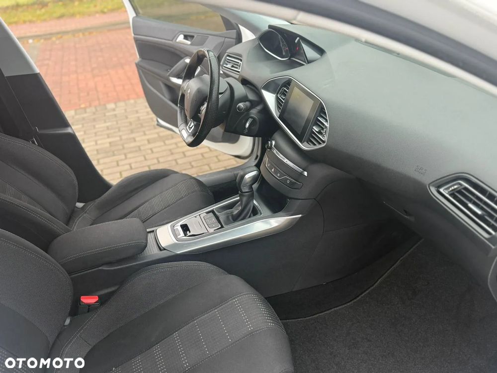 Peugeot 308 BlueHDi 150 Automatik Stop & Start Allure - 28