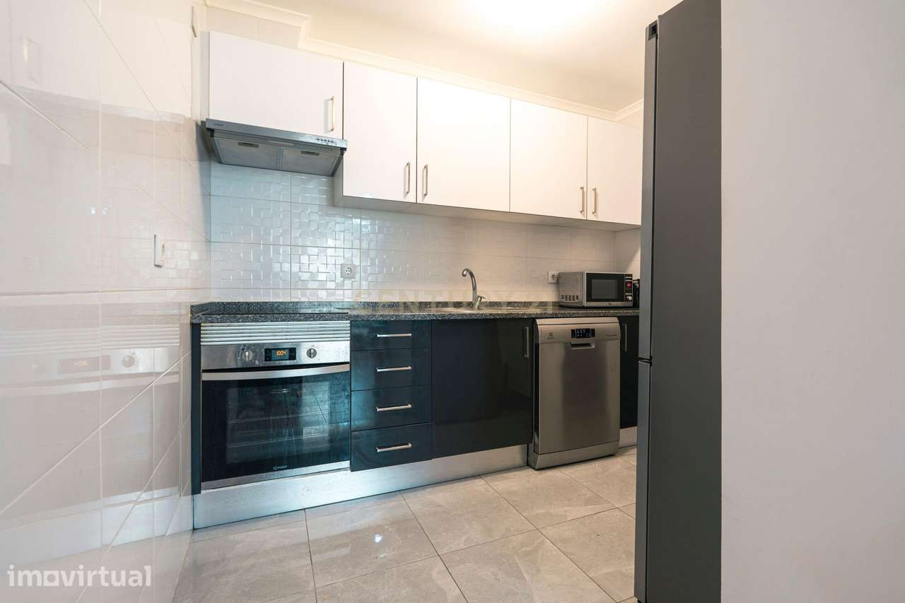 Apartamento T1+1 Remodelado com Varanda e arrecadação em São Domingos - Grande imagem: 2/35
