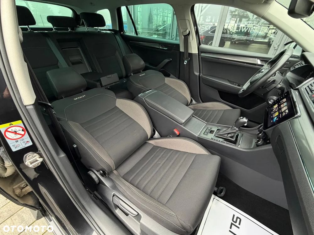 Skoda Superb 2.0 TDI 4x4 DSG Scout - 14