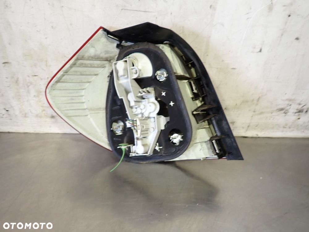 LAMPA PRAWA TYLNA BMW E87 118D 2.0 - 4