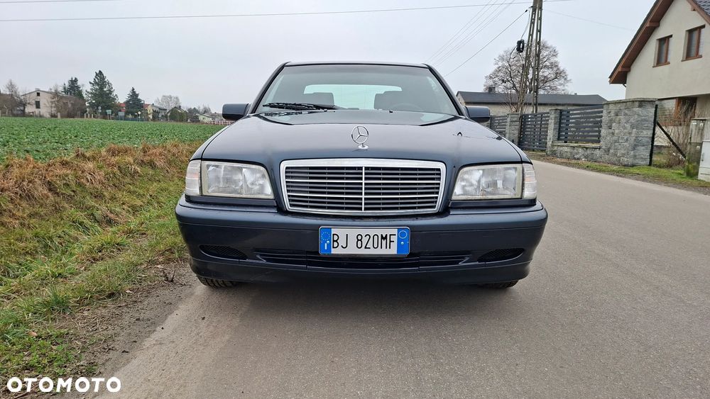 Mercedes-Benz Klasa C 180 Classic - 16
