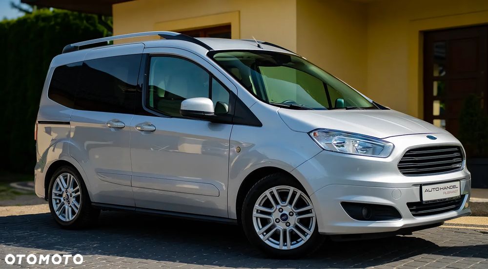 Ford Tourneo Courier 1.5 TDCi S&S Ambiente - 4