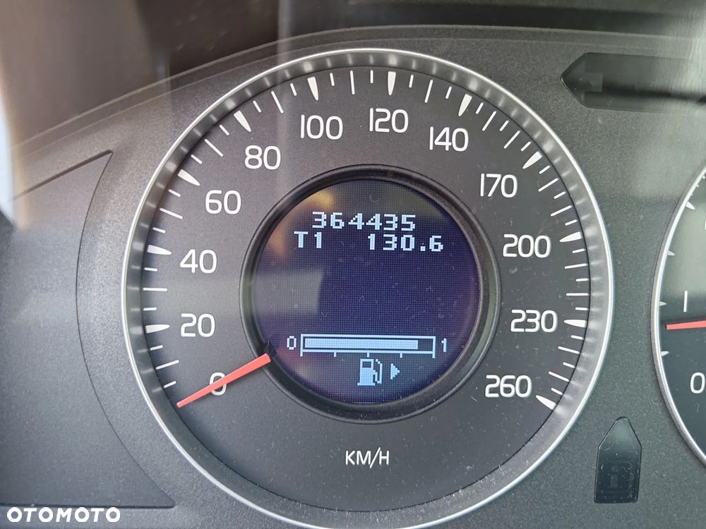Volvo V70 2.0 Momentum - 30