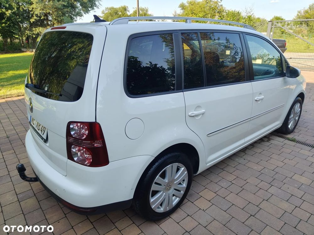 Volkswagen Touran 2.0 TDI DPF Highline DSG - 8