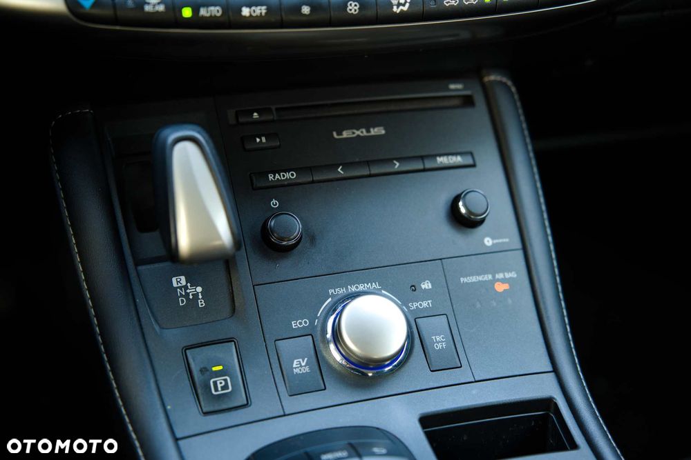 Lexus CT 200h Elegance EU6 - 24