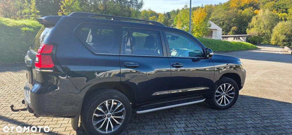 Toyota Land Cruiser - 2