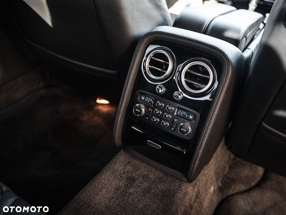 Bentley Flying Spur Standard - 27
