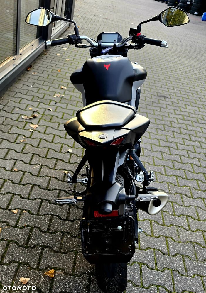 Yamaha MT - 18